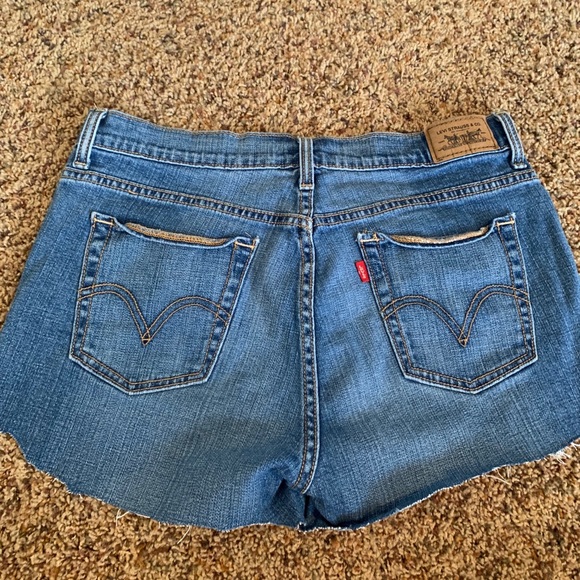 Levi denim shorts - Picture 2 of 5